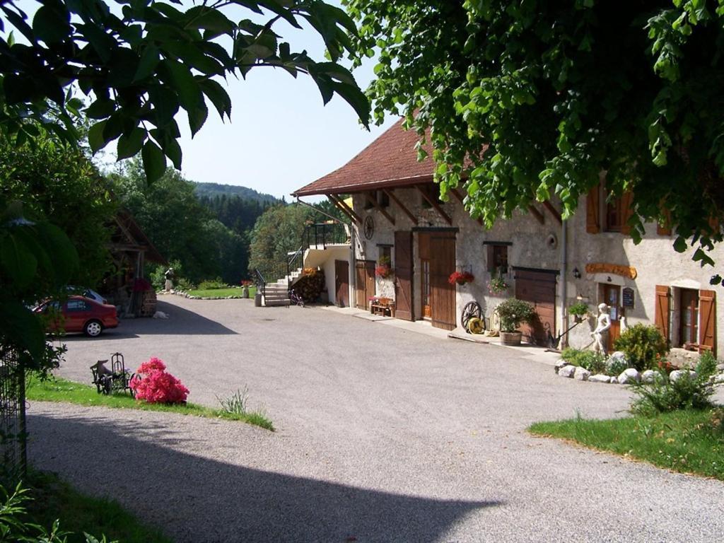 Les Grands Champs Hotel Attignat-Oncin Екстериор снимка